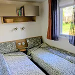 Camping Mobil 6 A 8 Personnes Climatise Saint-Papoul