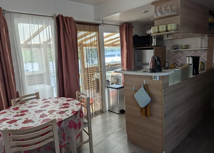 Mobil 6 A 8 Personnes Climatise Camping Saint-Papoul