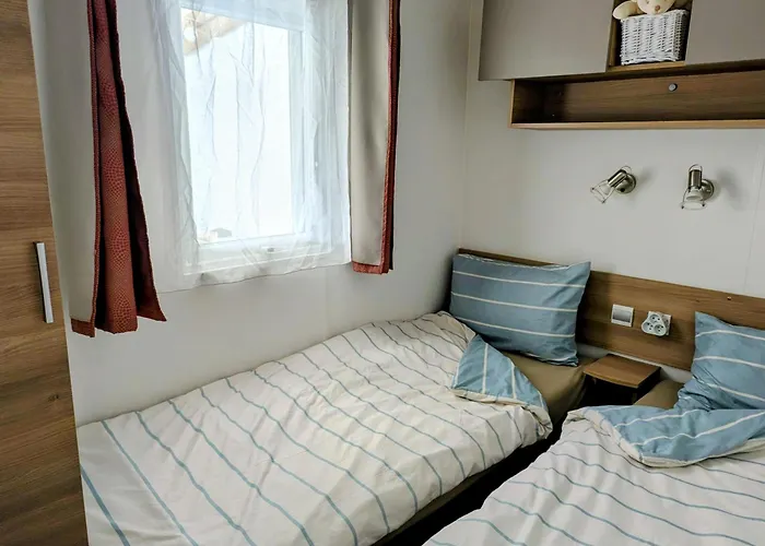 Camping Mobil 6 à 8 Personnes Climatisé Saint-Papoul