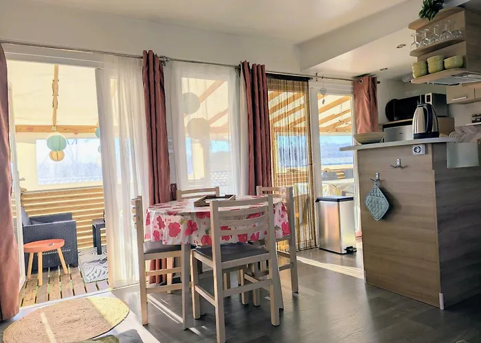 Mobil 6 à 8 Personnes Climatisé * Saint-Papoul